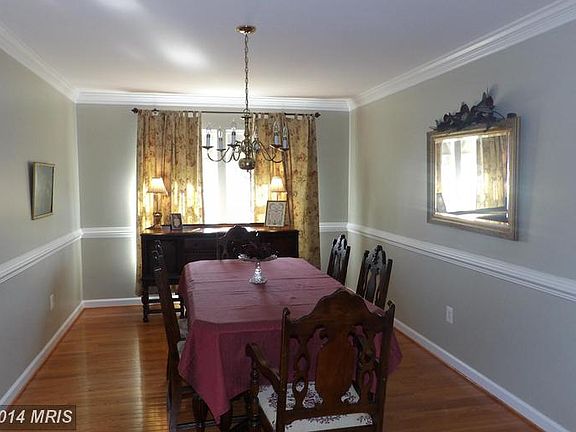 5th image of 963 Riverdale Cir