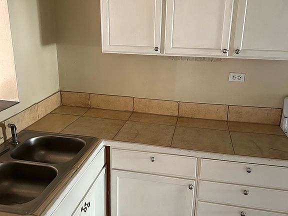 5th image of 14189 Uhl Ave