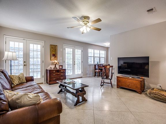 2nd image of 225 Skyview Dr