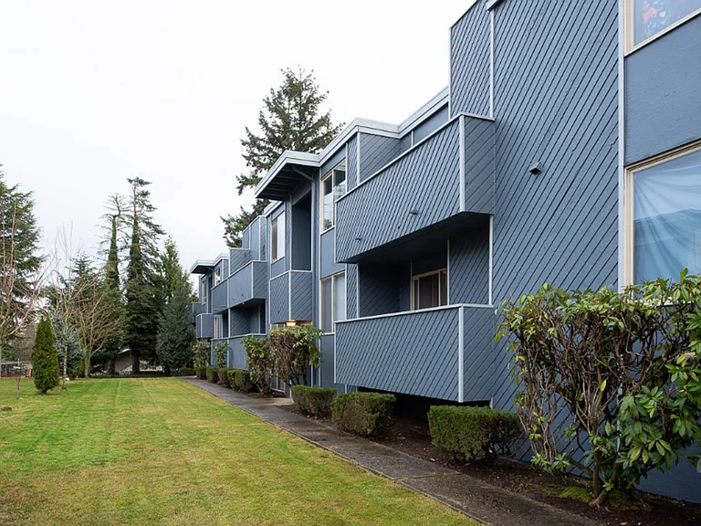 9925 Everett (Wildwood) — Photo 2