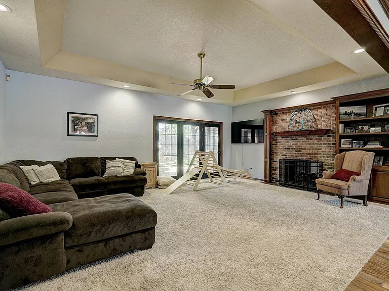 1409 Folkstone Rd — Photo 6