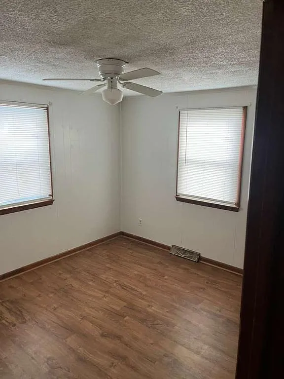 510 Ellen Dr, unit b — Photo 3