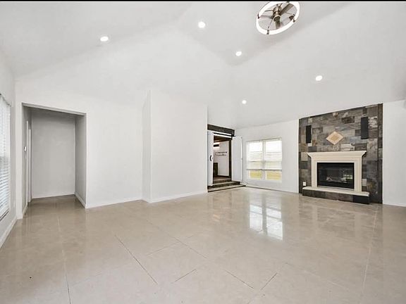 5th image of 15719 Baytree Dr
