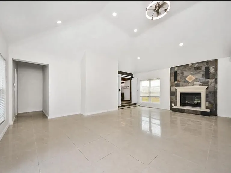 15719 Baytree Dr — Photo 5