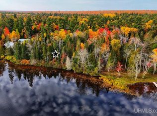 50542 Paradise Ln, Lake Linden, MI 49945