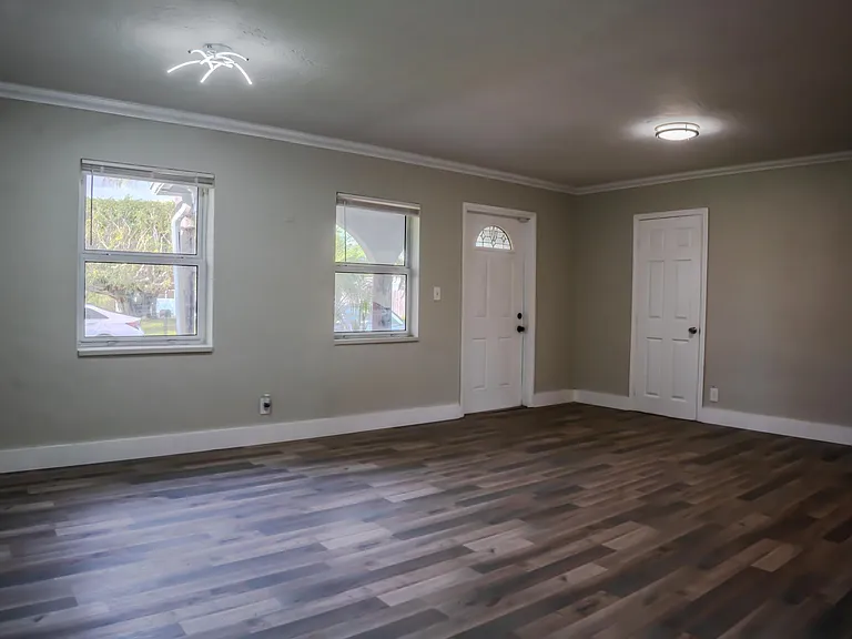 2680 NE 16th Ave — Photo 9