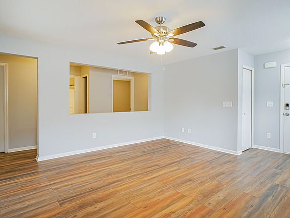 5th image of 192 Brookfall Dr