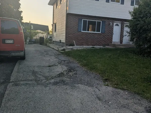 3623 Sovereign Dr, Racine, WI 53406