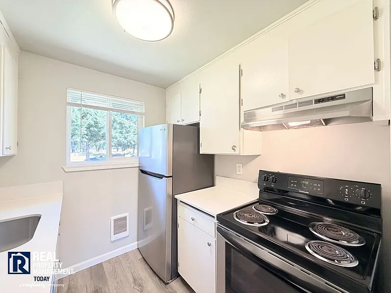 Elizabeth Anderson Apartments — Photo 9
