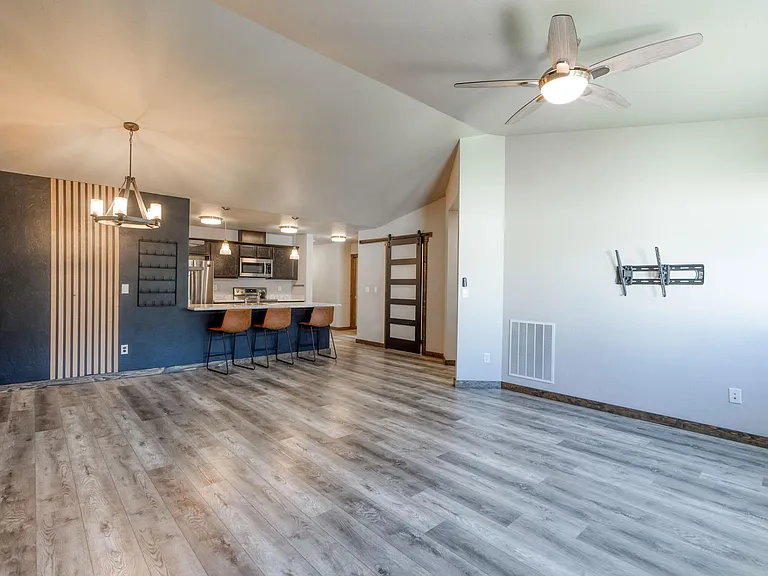 2332 Kismet Ct — Photo 10
