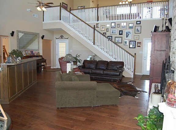 4th image of 1425 County Road 131