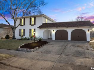 5801 N Old Orchard Dr, Peoria, IL 61614