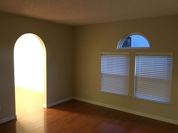 3rd image of 121 Longwood Dr