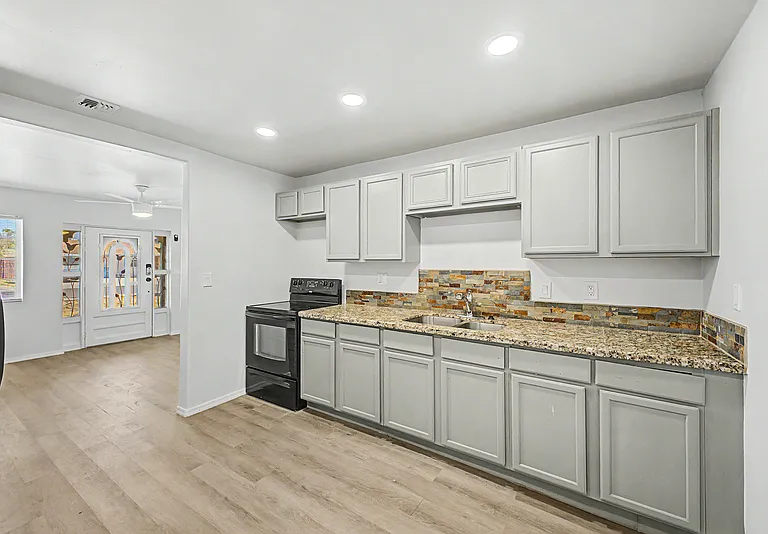 2045 E Orange St — Photo 3