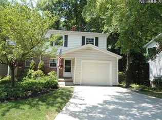 34 E Carriage Dr #34, Chagrin Falls, OH 44022