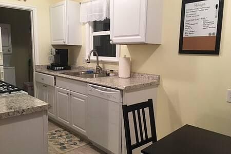 5th image of 824 Tait St