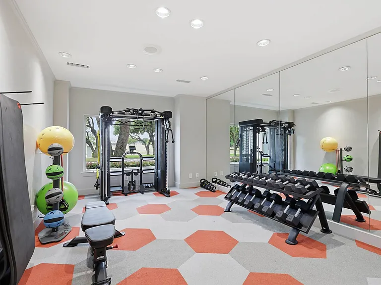 Aventura Cimarron — Photo 26
