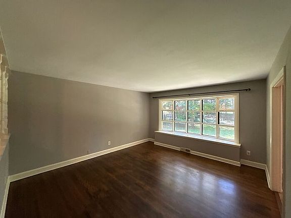 3rd image of 6826 Starcrest Dr