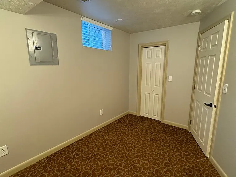 1933 E Bryan Ave — Photo 9