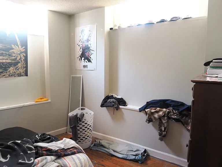126 Alexander St — Photo 35