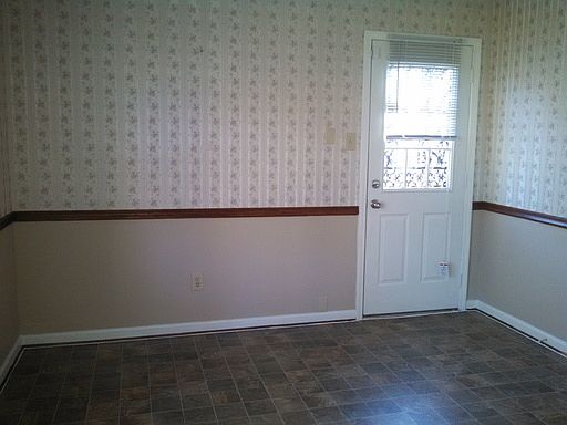 4th image of 1240 Woodbriar Ave