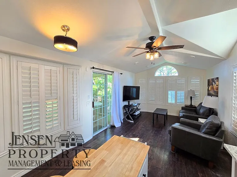 147 Ash St — Photo 11