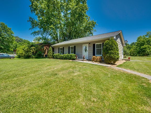 3rd image of 216 Adrian Dr
