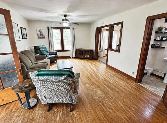 5th image of 1024 Dakota Ave