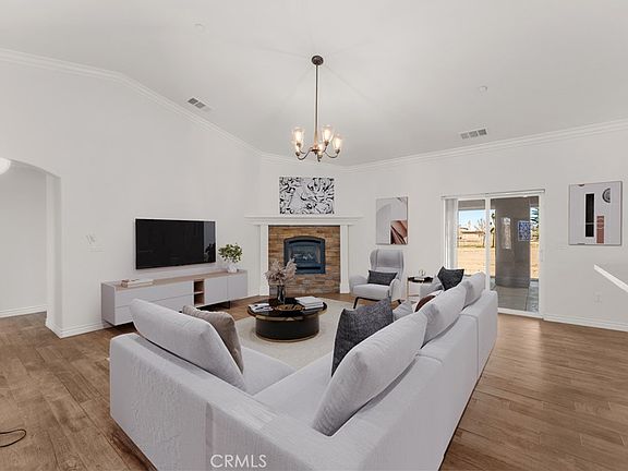 4th image of 11423 Desert View Rd