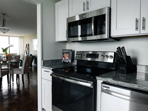 Hampton Plaza Apartments