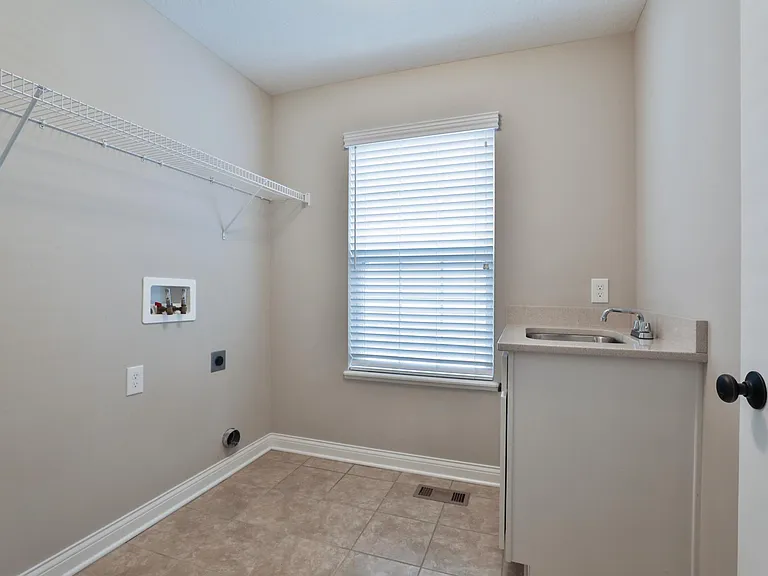 1412 Leesland Dr — Photo 34