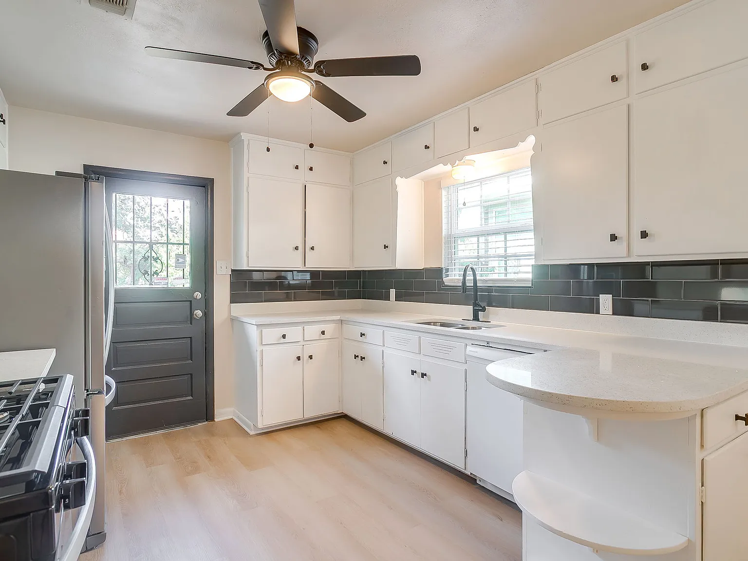 3 bed, 1530 sqft, $2,100 — Photo 2