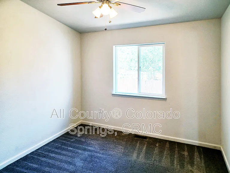53 Royal Crest Dr — Photo 11