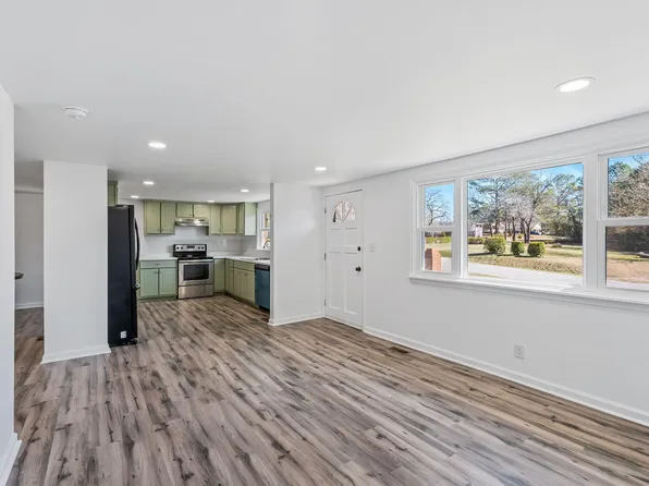 608 N 15th St, Erwin, NC 28339