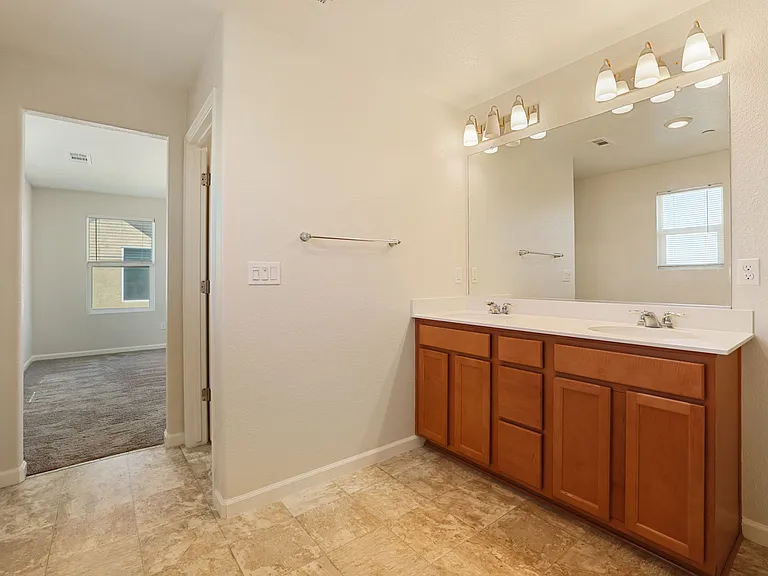 1457 W Woodward Ave — Photo 10