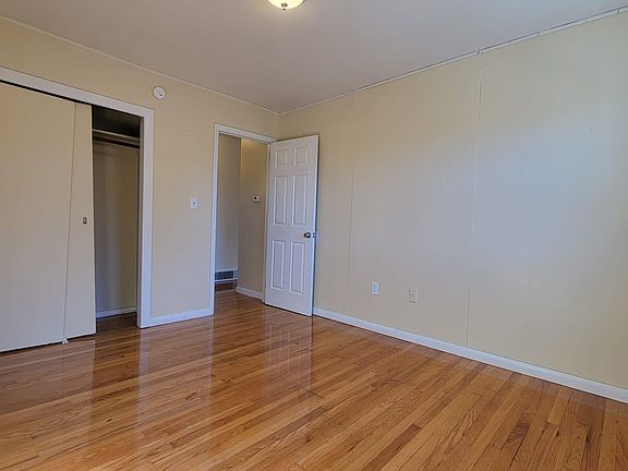 5th image of 215 Fairfield St #2L