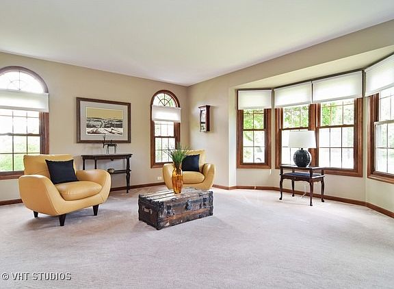 3rd image of 32 Nicolette Ave