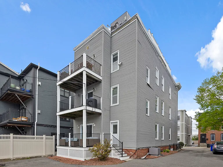 865 E 2nd St #1 — Photo 30