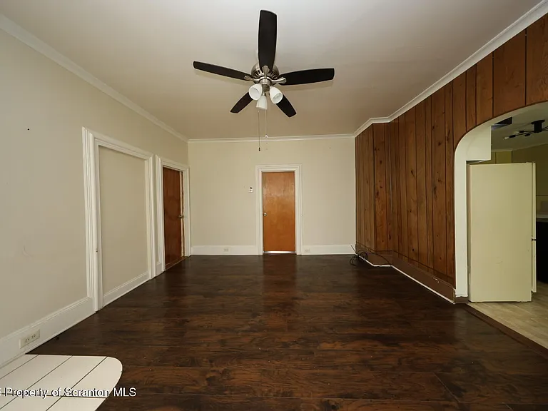 306 S Hyde Park Ave — Photo 3