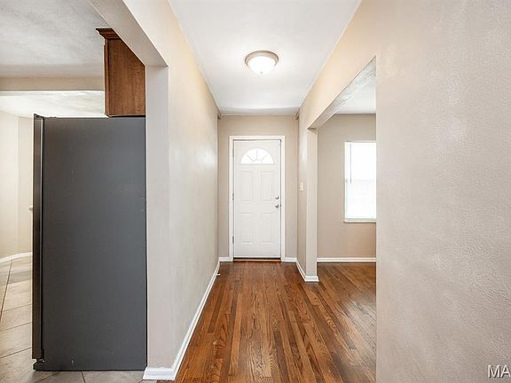 3rd image of 1213 Portland Ave