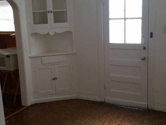 4th image of 3810 Driscoll St APT 1