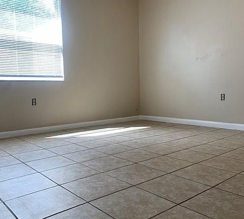 4th image of 2738 Herwald St #2738