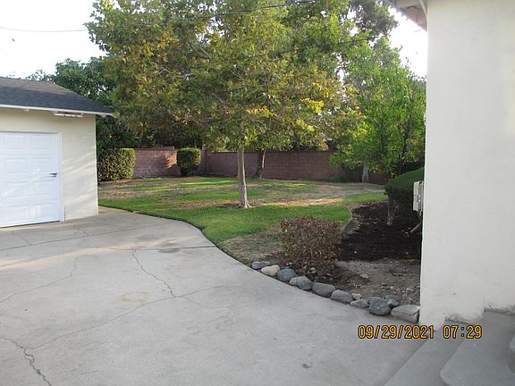 2nd image of 961 E Bennett Ave