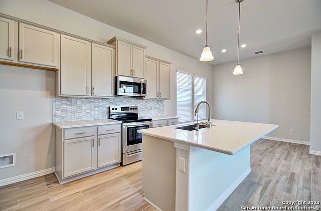 1st image of 877 Farmhouse Trail