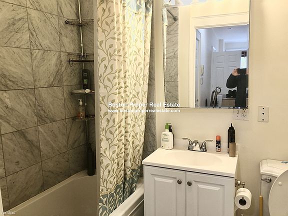 75 Burbank #202 Boston - Fenway Unit Photo 7 (1)