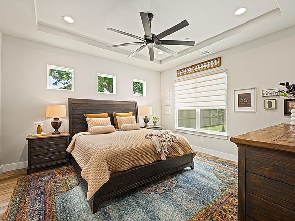 5th image of 113 Retreat Pl