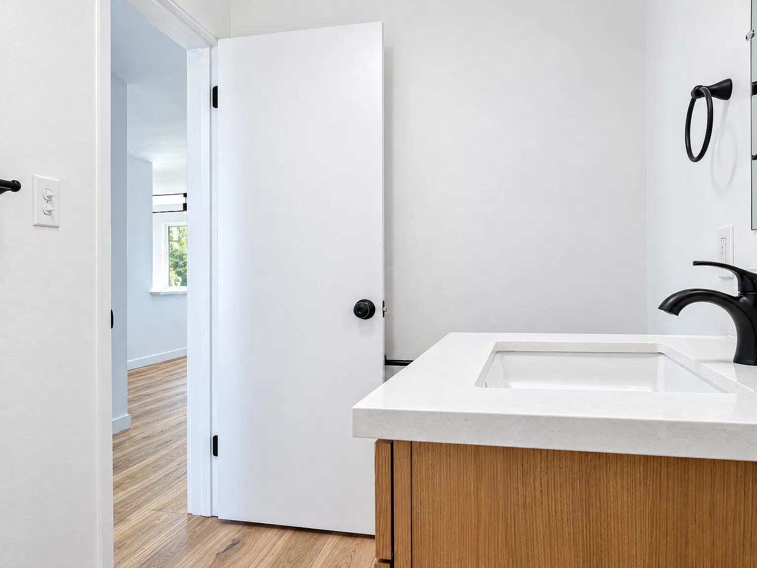 1 bed, $2,400 — Photo 4