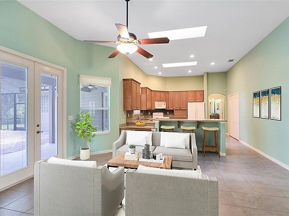 4th image of 20605 Quinella St