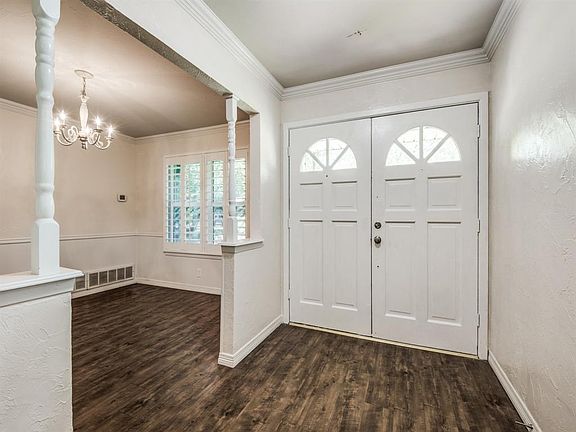 2nd image of 501 Westcliff Dr