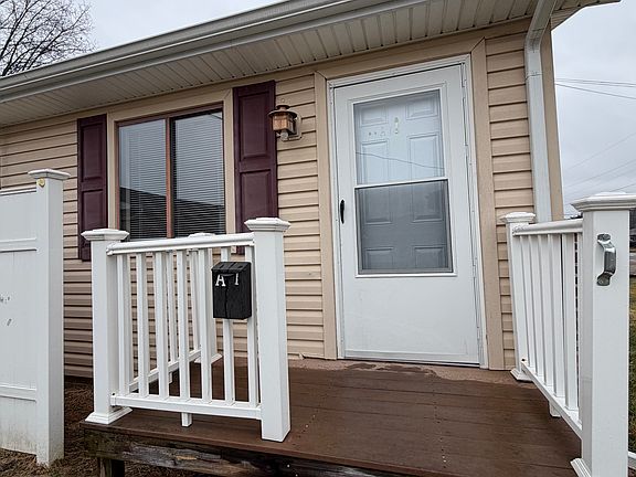 5th image of 827 Merrick Ave #B-3